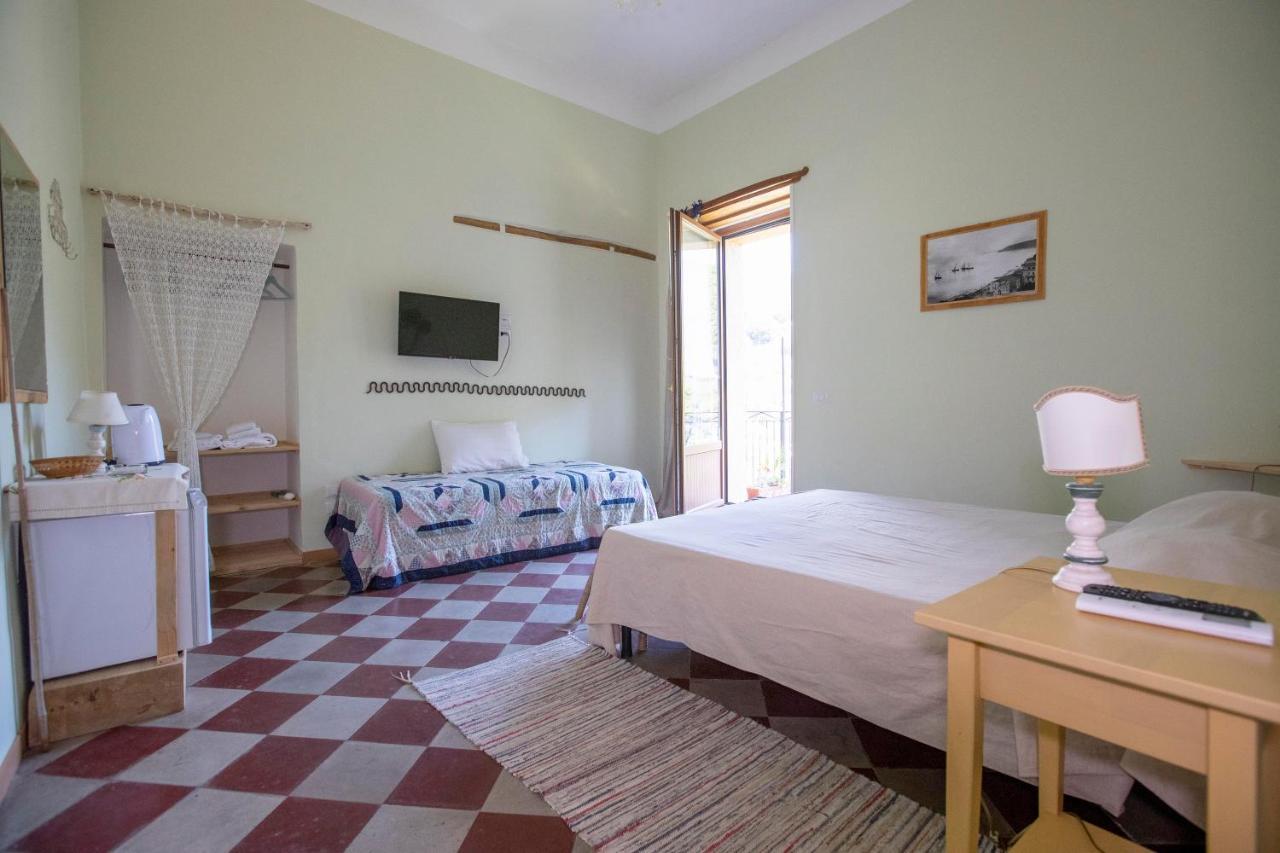 La Casa Sul Blu Albergo Diffuso Pisciotta Exteriör bild