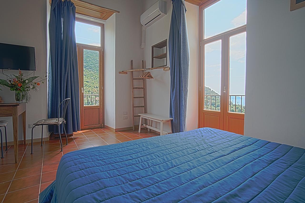 La Casa Sul Blu Albergo Diffuso Pisciotta Exteriör bild